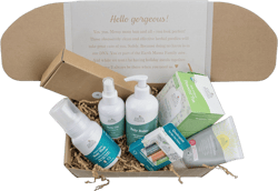 Earth Mama Pregnancy Pampering Gift Set|Organic Body Wash, Belly Butter, Lip Balm Set, Mini Deodorant Pack, Herbal Tea, Belly Oil & Sunscreen, 7 Pcs Pregnancy Pampering Gifts for Mom Set